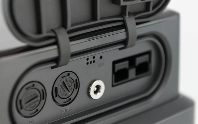 Dometic PLB40 Tragbare Lithiumbatterie 40 Ah 3 Dometic PLB40 Tragbare Lithiumbatterie 40 Ah